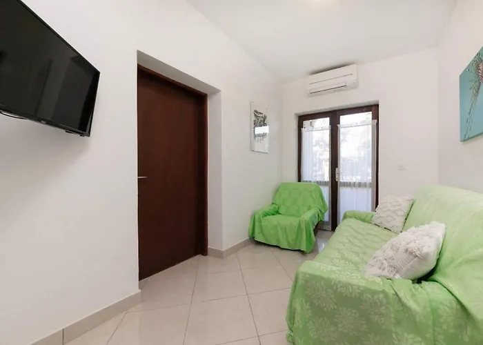 Sunset 3 アパート